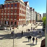 Centre Near *